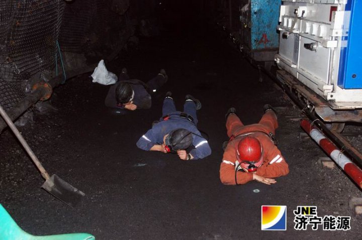 运河煤矿成功开展煤尘爆炸应急预案演练