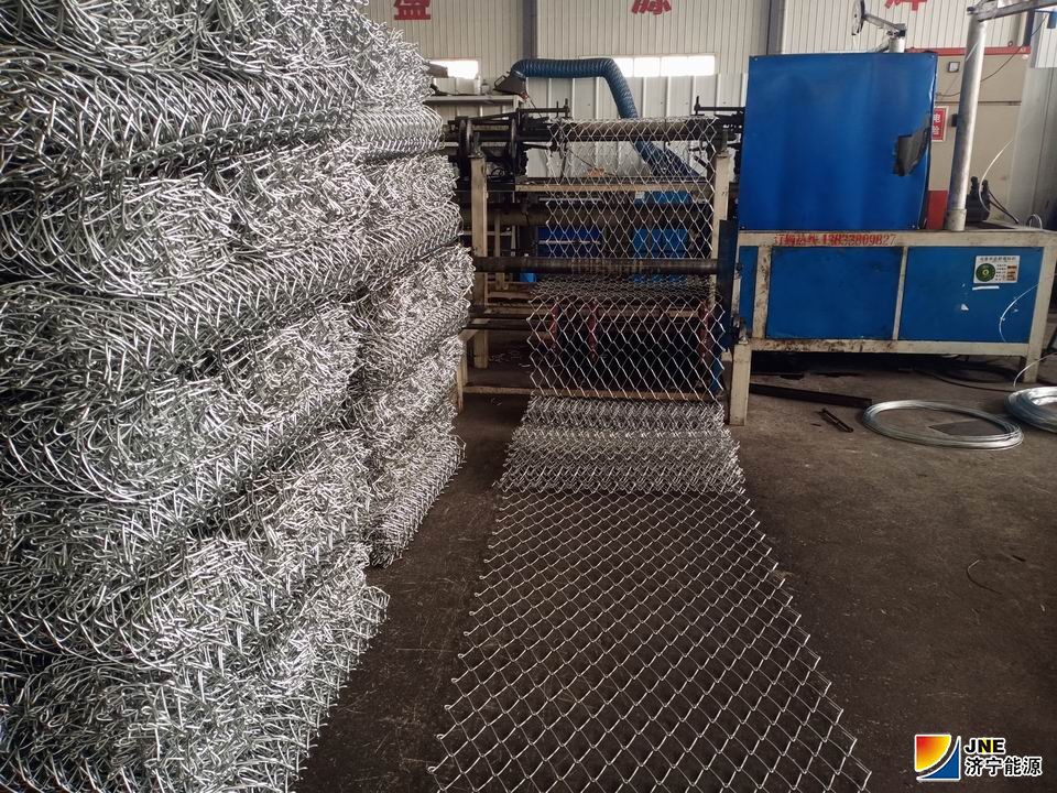 2019年10月18日，落陵盛源，矿用产品公司改造齿轮变速机提高产品质量（郝晓霞 周伟敏）.jpg