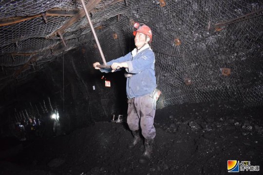 【发现榜样】勤能补拙是良训 一份辛苦一份才  ——记集团公司2019年度职工技能大赛综掘机状元 陈井雷