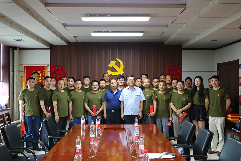 义桥煤矿召开“退伍不退色、岗位显本色”退伍军人座谈会1 - 复件.jpg