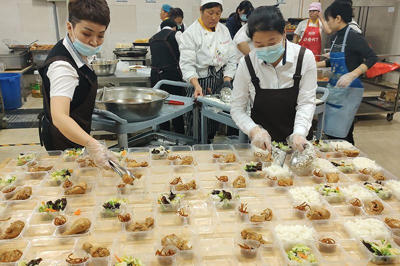 2021年10月9日，运兴分公司圆满完成集团公司2021年职工运动会餐饮服务工作（郝磊） (2).jpg