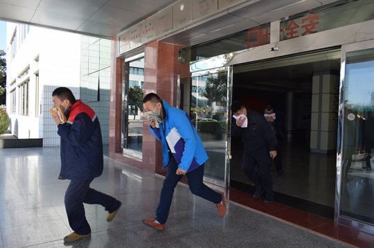 运河煤矿开展消防演练  筑牢安全防线