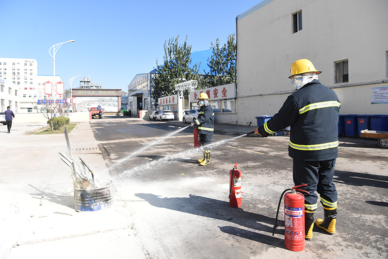 2021.11.10金桥煤矿：金桥煤矿开展消防演练活动（张绍光摄） (2).jpg