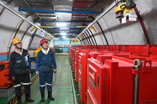 动动手指，地面人员便可遥控井下机械！金桥煤矿进入“5G时代”