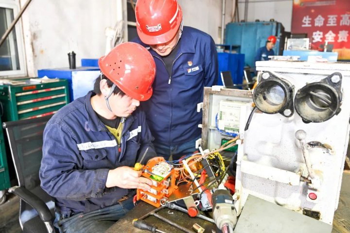 济宁能源各企业积极开展“三亮三比一争当”活动