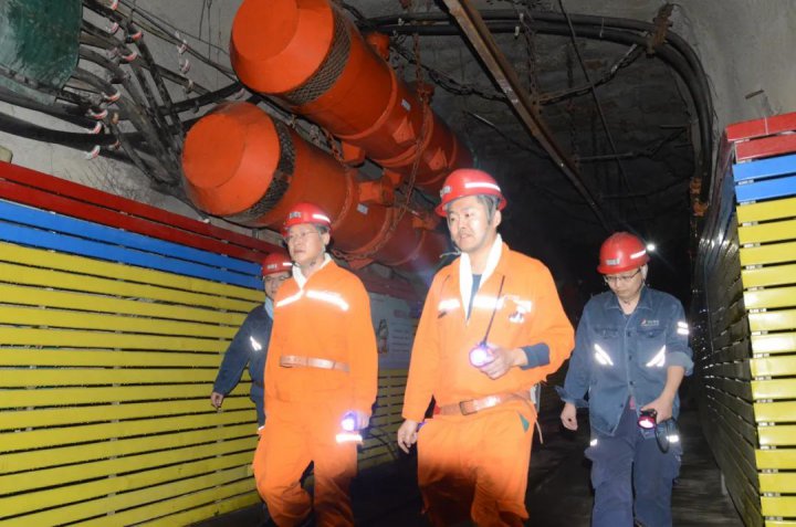 锚定“关键”时段！王崇景到安居煤矿、智慧新钢突击检查