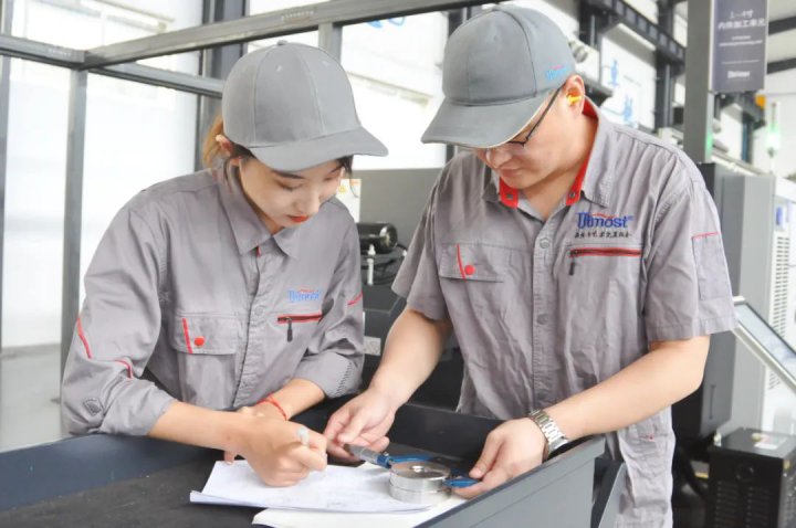 最美班组长丨姜东春：既是带头人，更是冲锋者