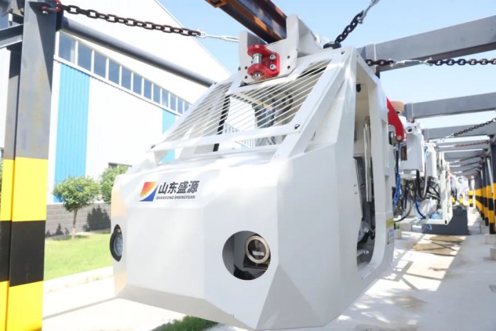 盛源公司锂电池单轨吊助力行业创新