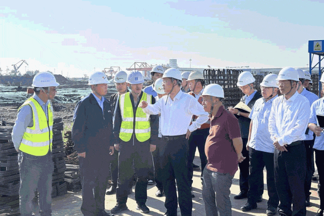 1727099136112424.gif 640.gif