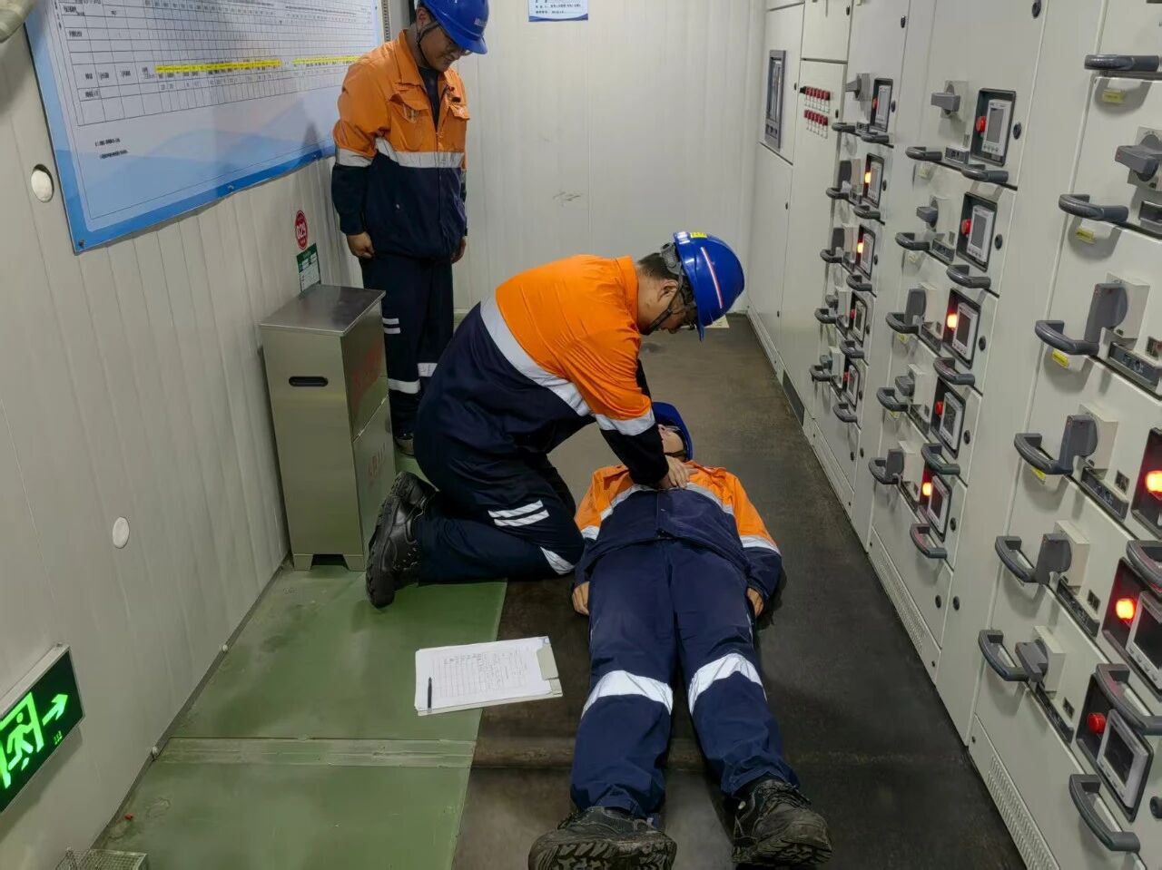 1757898523924236.jpg 18701315711b1ff14bb3660a052f3fee.jpg