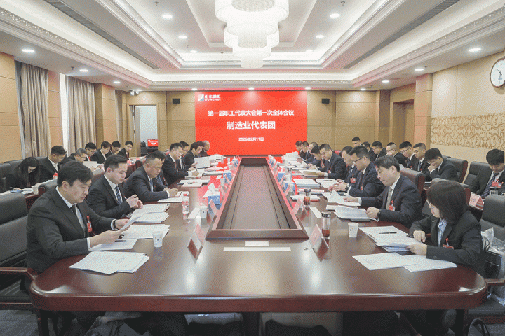 王崇景参加制造业、金桥煤矿代表团分组讨论